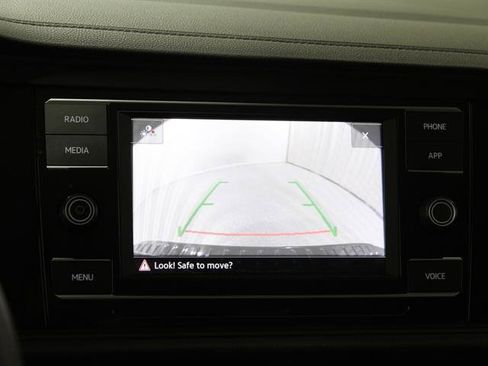 Certified 2023 Volkswagen Jetta SE w/ Panoramic Sunroof Package image 12