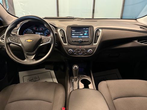 Used 2018 Chevrolet Malibu LS FWD image 9