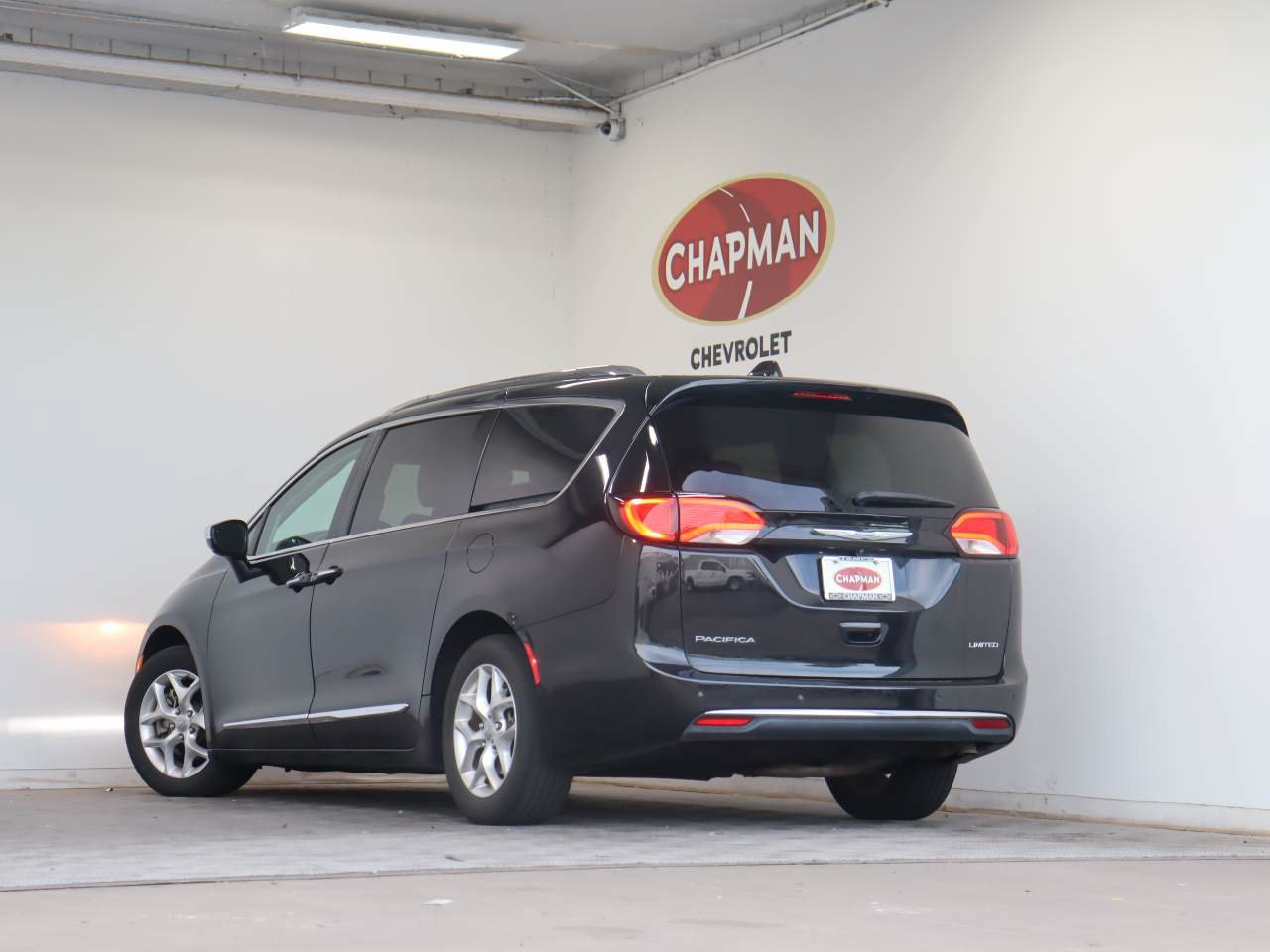 Used 2020 Chrysler Pacifica Limited FWD image 4