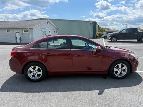 Used 2016 Chevrolet Cruze LT w/ Sun And Sound Package FWD image 4