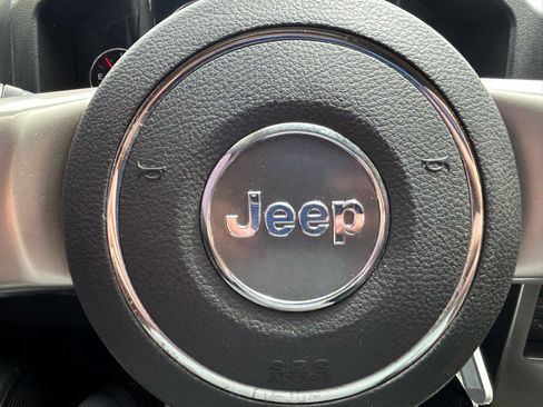 Used 2012 Jeep Liberty Limited AWD/4WD image 20