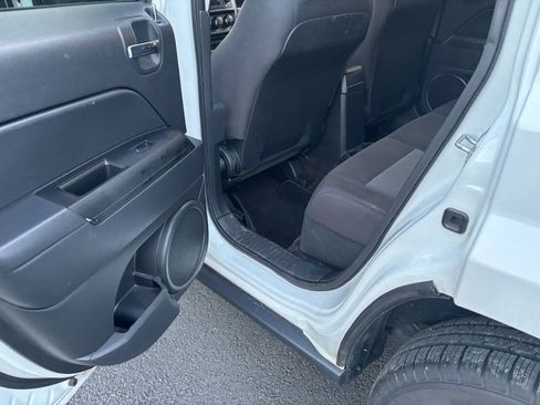 Used 2015 Jeep Patriot Sport w/ Power Value Group AWD/4WD image 19