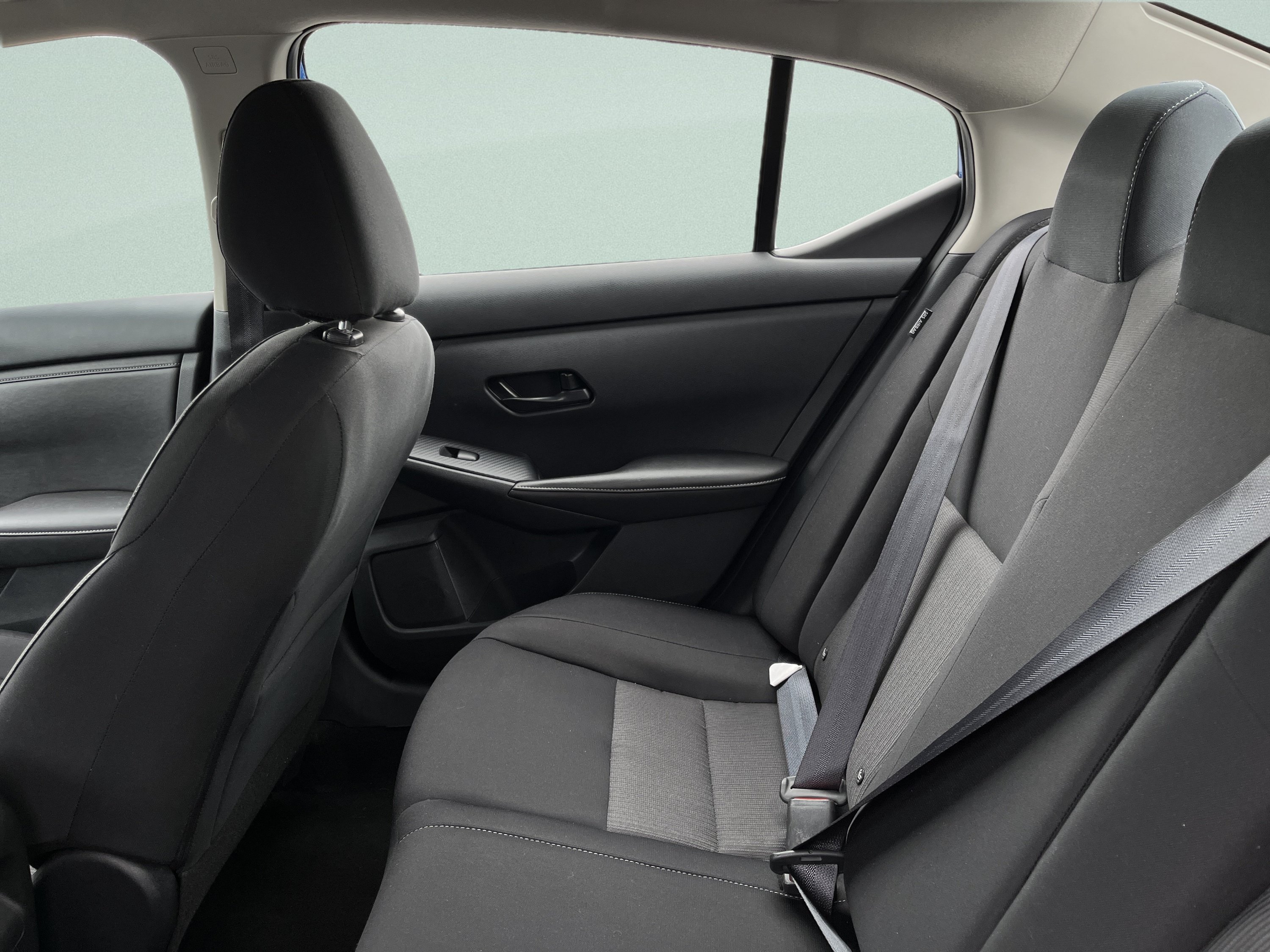 Used 2025 Nissan Sentra SV FWD image 19