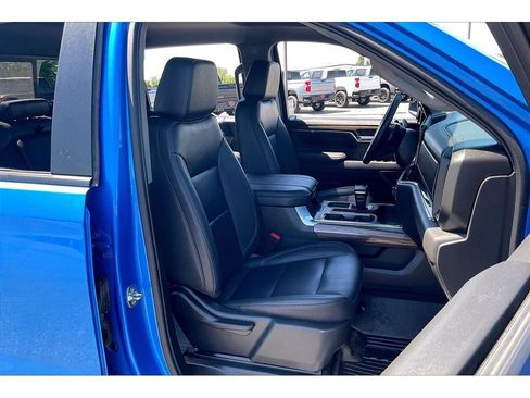 Used 2025 Chevrolet Silverado 1500 LT Trail Boss AWD/4WD image 8