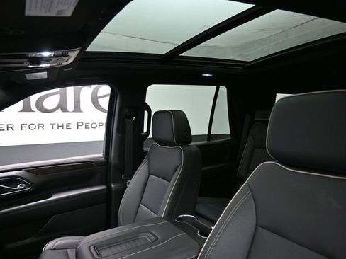 Used 2024 Chevrolet Tahoe Premier w/ Premium Package AWD/4WD image 17