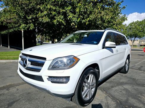 Used 2015 Mercedes-Benz GL 450 4MATIC w/ Lighting Package image 3