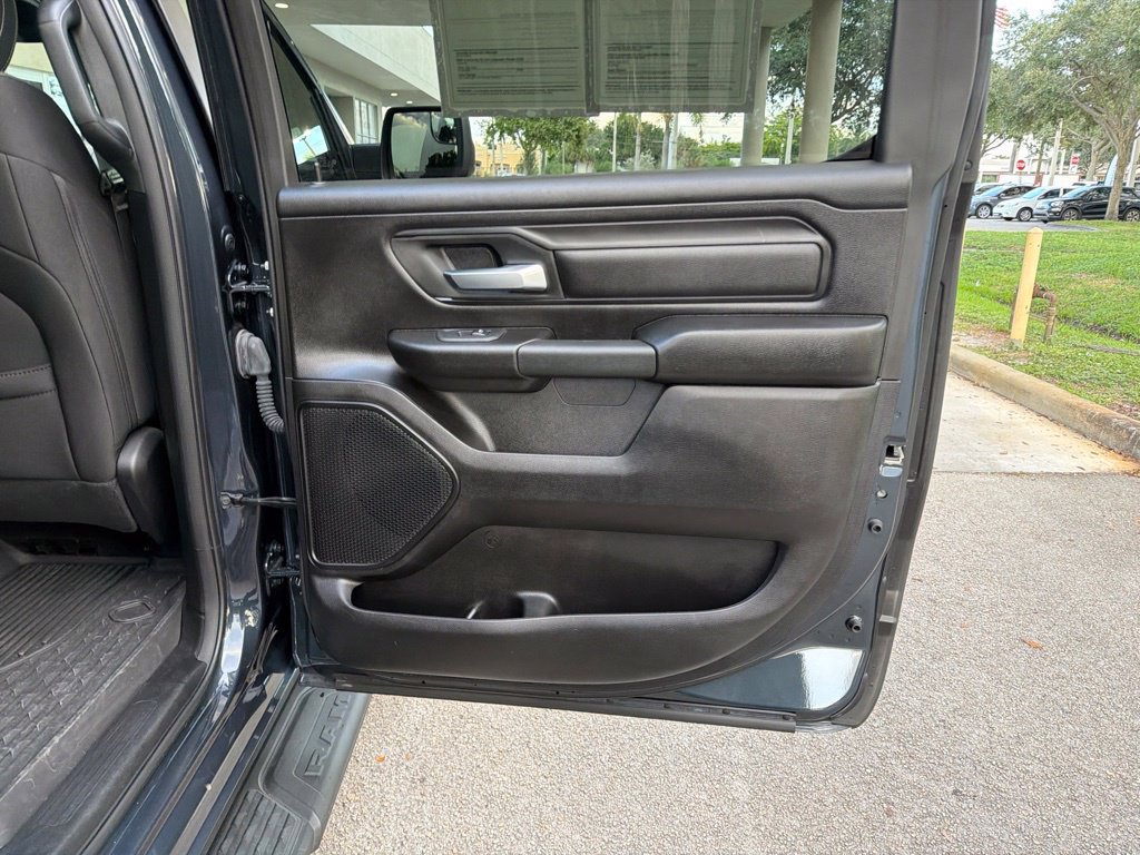Used 2025 RAM 1500 Warlock AWD/4WD image 33