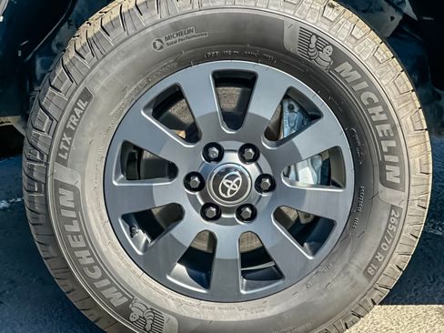 Used 2022 Toyota Tundra SR5 w/ TRD Off-Road Package image 24