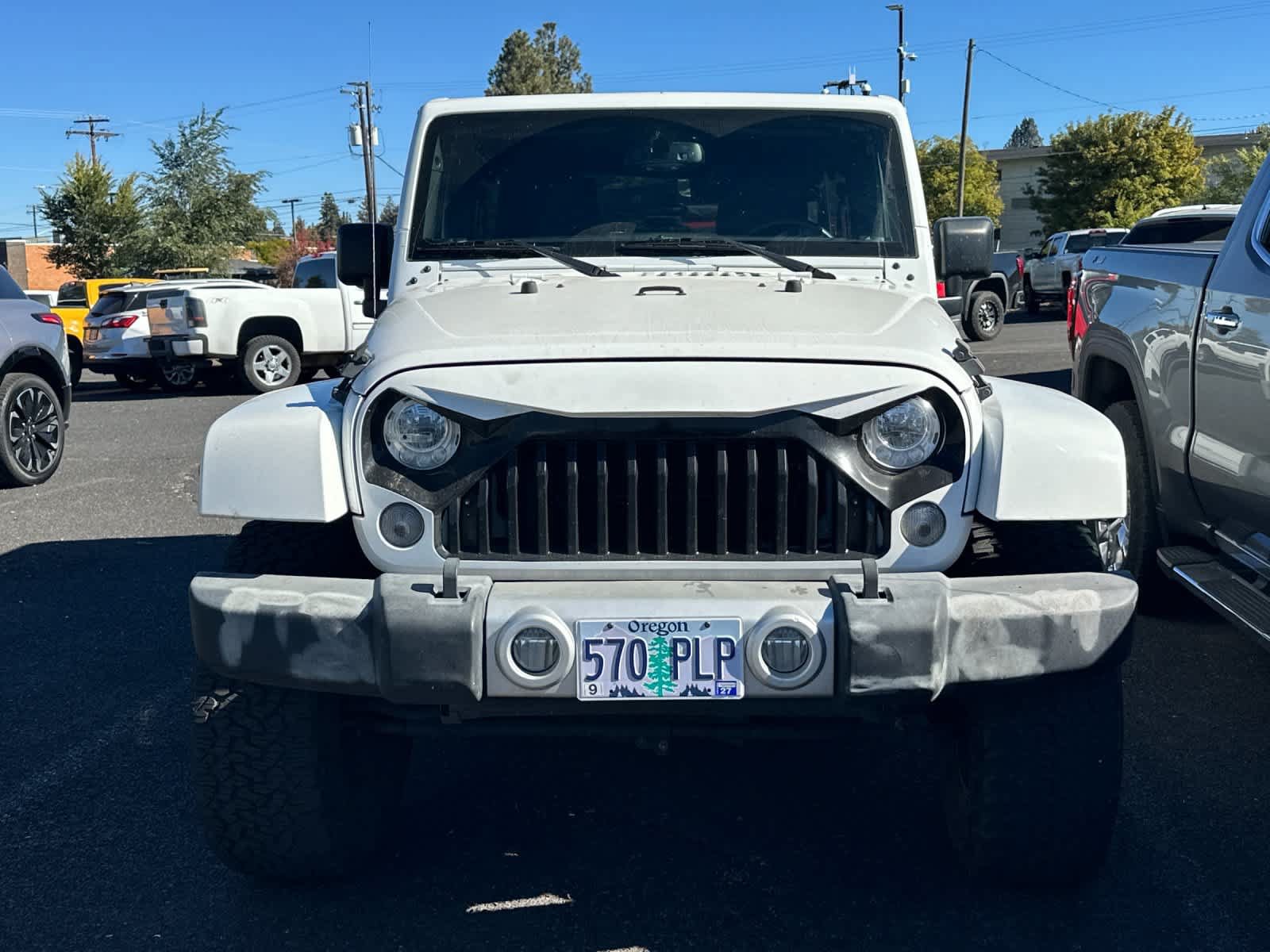 Used 2017 Jeep Wrangler Unlimited Sahara w/ Connectivity Group AWD/4WD image 2