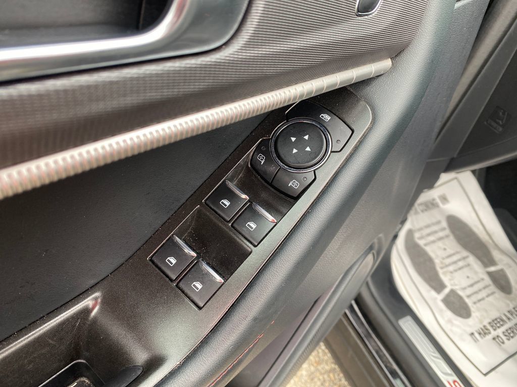 Used 2025 Ford Explorer ST-Line AWD/4WD image 12