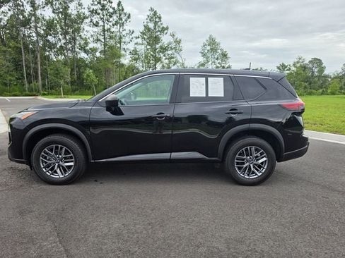 Used 2024 Nissan Rogue S AWD/4WD image 2