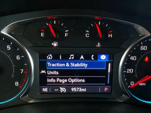 Used 2023 Chevrolet Traverse LT FWD image 39