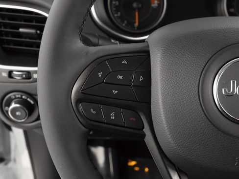 Certified 2021 Jeep Cherokee Trailhawk image 22