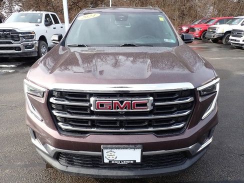 Used 2024 GMC Acadia Elevation image 10