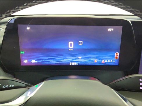 Used 2025 Chevrolet Traverse LT w/ Driver Confidence Package image 42