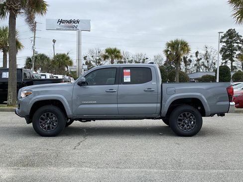 Used 2021 Toyota Tacoma SR5 RWD image 8