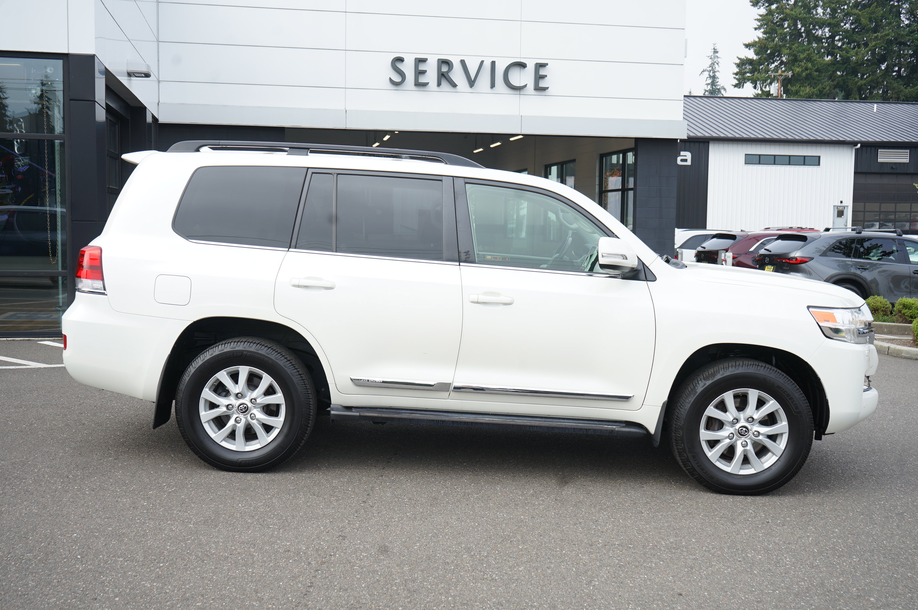 Used 2018 Toyota Land Cruiser AWD/4WD image 2