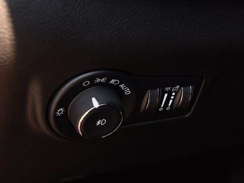 Used 2025 Jeep Compass Trailhawk AWD/4WD image 11