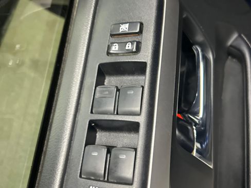 Used 2019 Toyota 4Runner SR5 Premium AWD/4WD image 9
