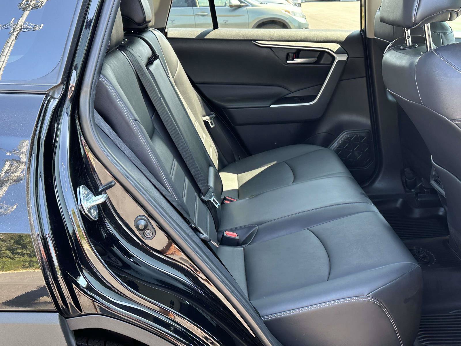 Used 2023 Toyota RAV4 XLE Premium FWD image 7