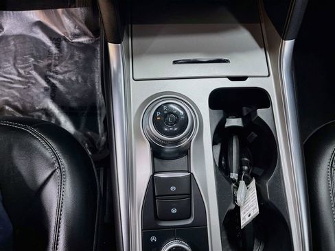 Used 2024 Ford Explorer XLT w/ Equipment Group 202A image 16