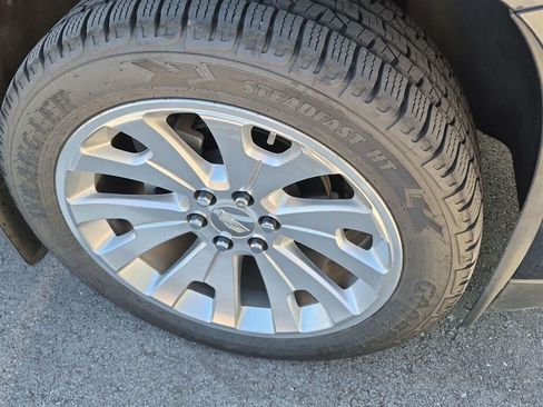 Used 2018 Cadillac Escalade Platinum AWD/4WD image 7