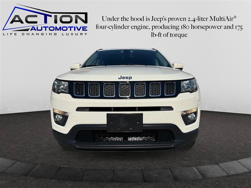 Used 2018 Jeep Compass Latitude w/ Popular Equipment Group AWD/4WD image 3