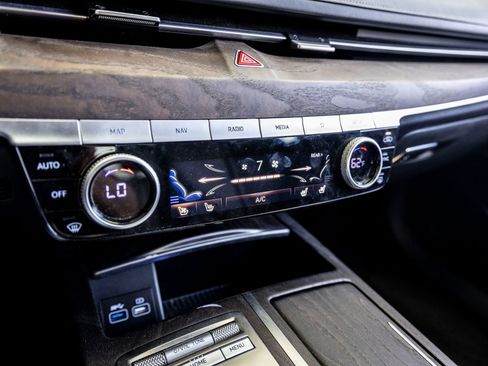 Used 2021 Genesis G80 2.5T w/ Advanced Package RWD image 17