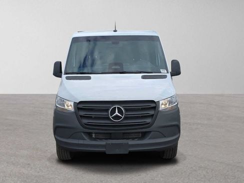 Used 2025 Mercedes-Benz Sprinter 2500 image 8