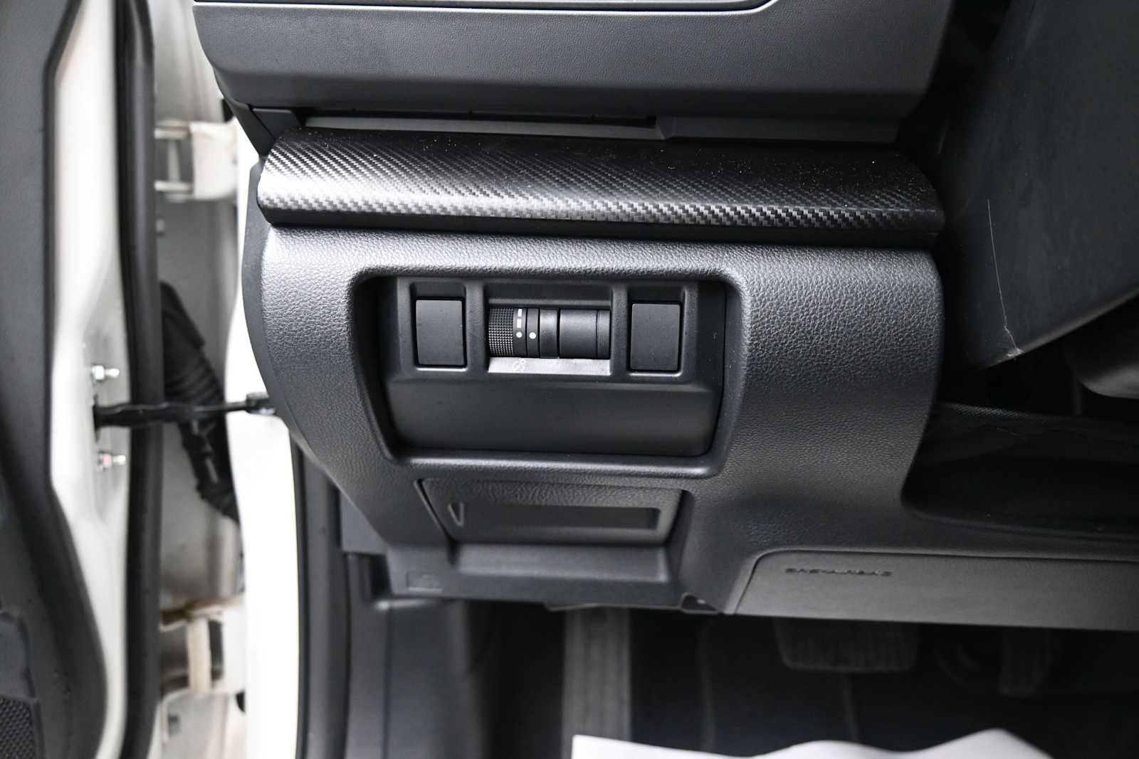 Used 2025 Subaru Crosstrek 2.5i Premium AWD/4WD image 9