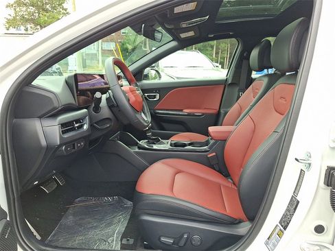 New 2025 Kia K4 GT-Line Turbo image 9