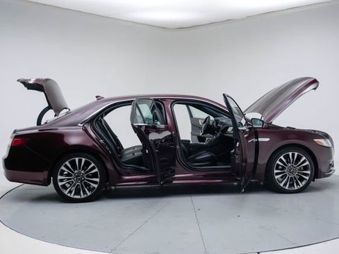 Used 2018 Lincoln Continental Select w/ Continental Climate Package FWD image 14