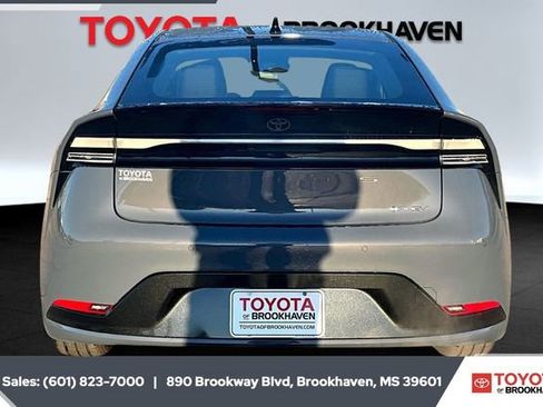 New 2026 Toyota Prius Plug-In Hybrid FWD image 4