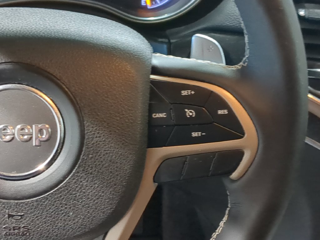 Used 2017 Jeep Grand Cherokee Limited AWD/4WD image 30