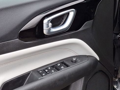 Used 2024 Jeep Compass Limited image 28