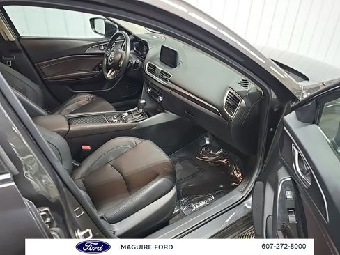 Used 2017 MAZDA MAZDA3 Grand Touring w/ Premium Equipment Package FWD image 19