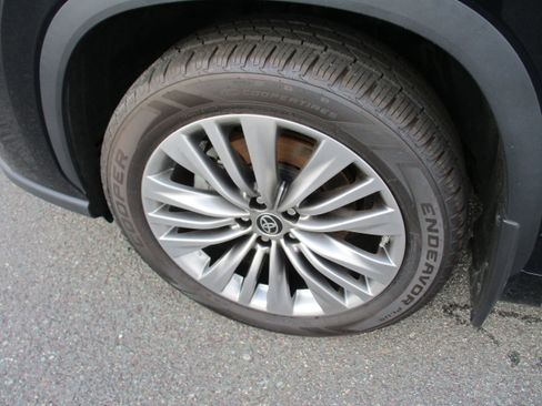 Used 2022 Toyota Highlander Platinum image 9