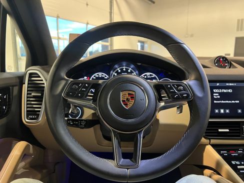 Used 2019 Porsche Cayenne image 11