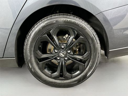 Certified 2025 Honda Accord SE image 29