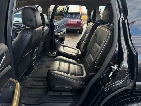 Used 2019 GMC Acadia Denali w/ LPO, Floor Liner Package AWD/4WD image 18