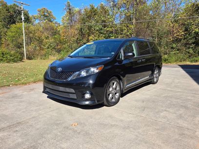 Used 2014 Toyota Sienna SE