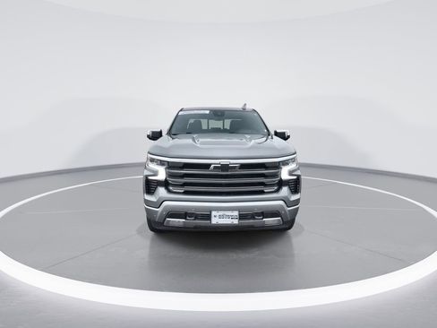 Used 2023 Chevrolet Silverado 1500 High Country image 3
