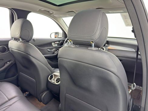 Used 2021 Mercedes-Benz GLC 300 GLC 300 w/ Premium Package image 35