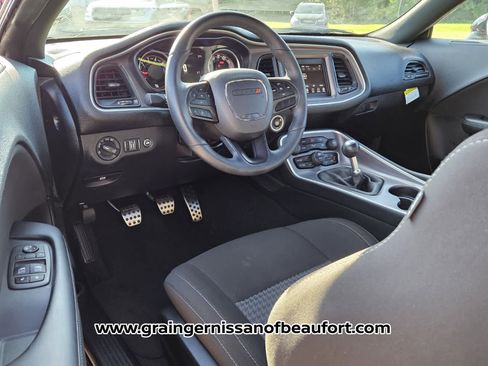 Used 2022 Dodge Challenger R/T image 4