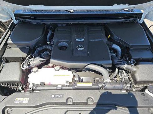Used 2025 Lexus GX 550 w/ Accessory Package (Z1) AWD/4WD image 8