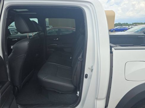 Used 2023 Toyota Tacoma TRD Off-Road w/ TRD Premium Off Road Package AWD/4WD image 12