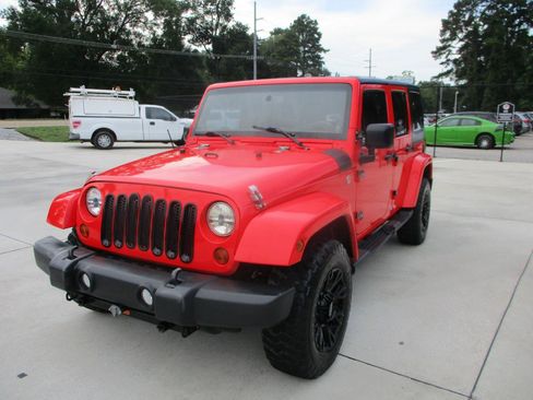 Used 2013 Jeep Wrangler Unlimited Sahara w/ Trailer Tow Group AWD/4WD image 5