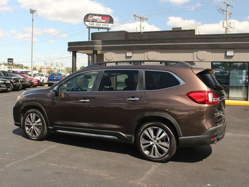 Used 2019 Subaru Ascent Touring AWD/4WD image 5