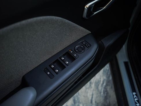 New 2025 Kia K4 EX image 17