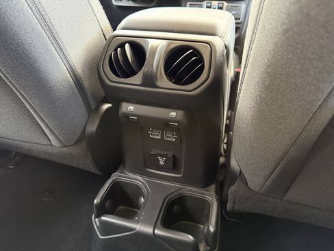 Used 2025 Jeep Wrangler Unlimited Sahara AWD/4WD image 23